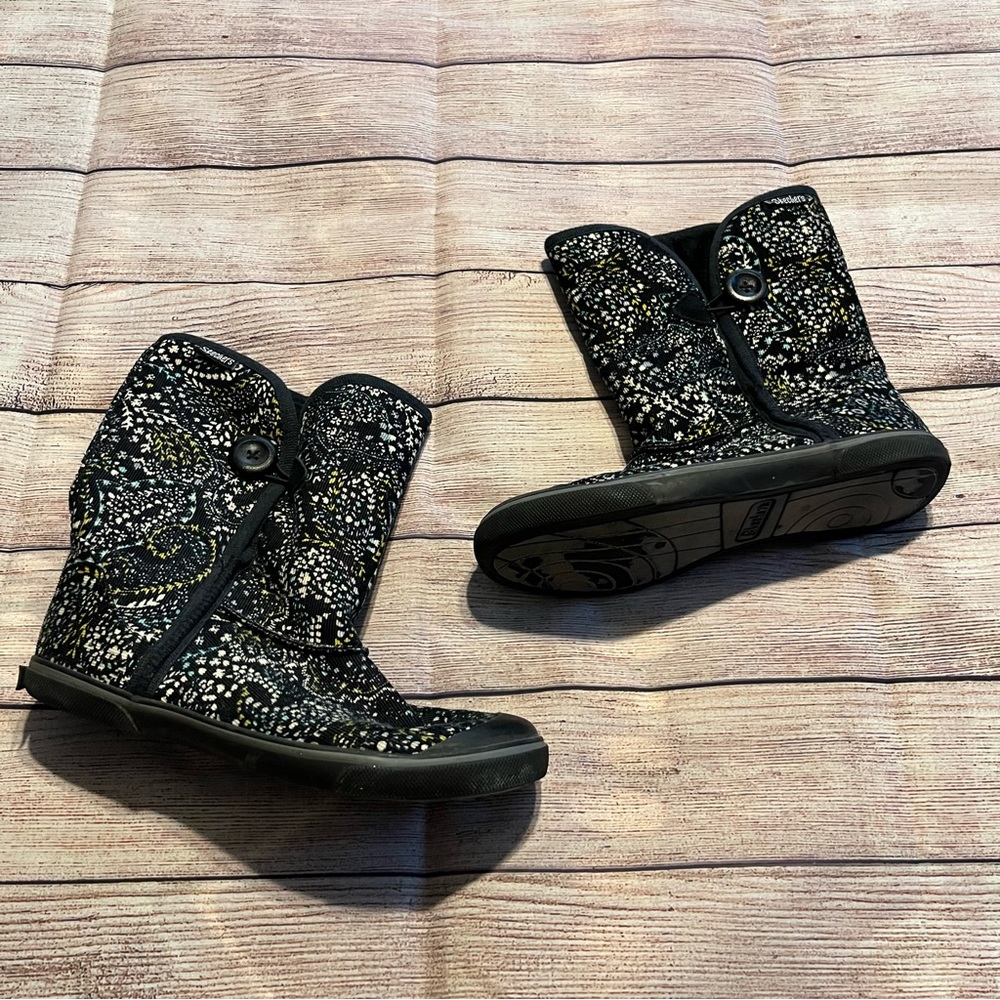Black Floral Corduroy Sketchers Ankle Boots with Fuzzy Boots, Size 7